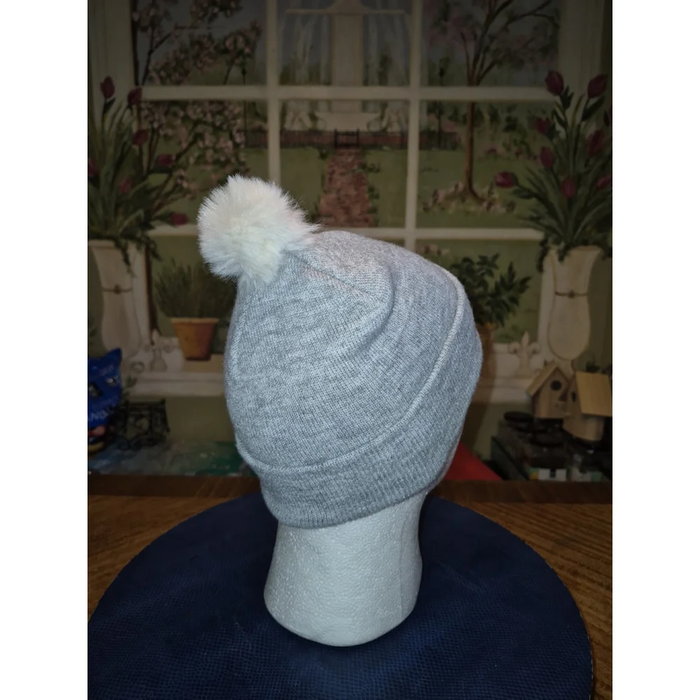 Disney Junior Minnie Beanie w/ Pompom Gray White Red Black Colors #781g